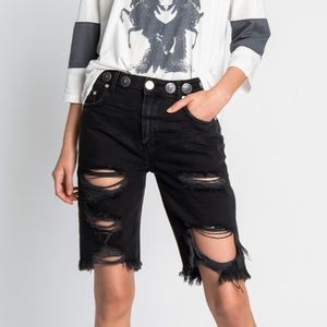 One teaspoon black cut off truckers concho short